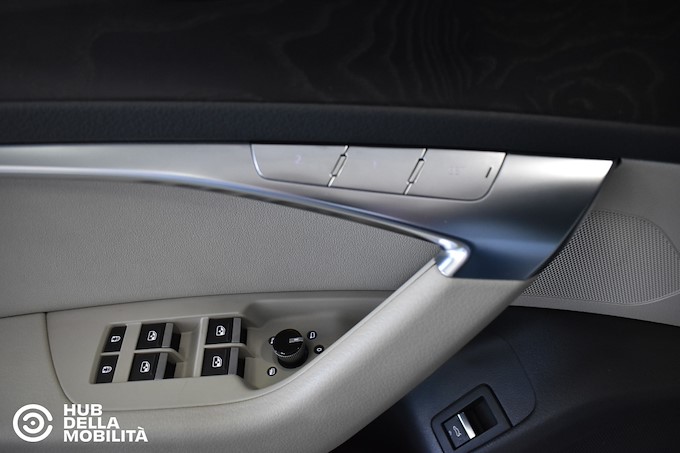 AUDI A6 40 2.0 TDI quattro ultra S tronic Business Sport